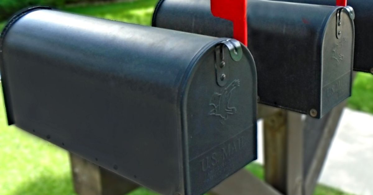 How to Stop Receiving Mail Addressed to a Deceased Person